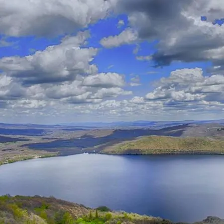 La Casa De Sanabria De 3 Y 2 Banos